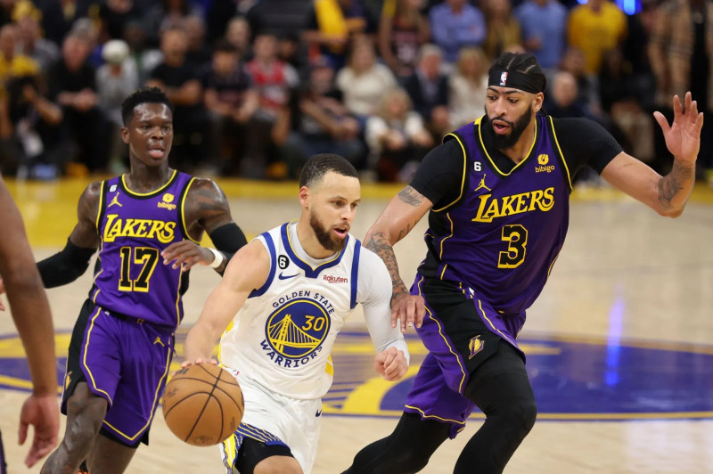 Lakers Struggle in Crucial Clash Against Warriors