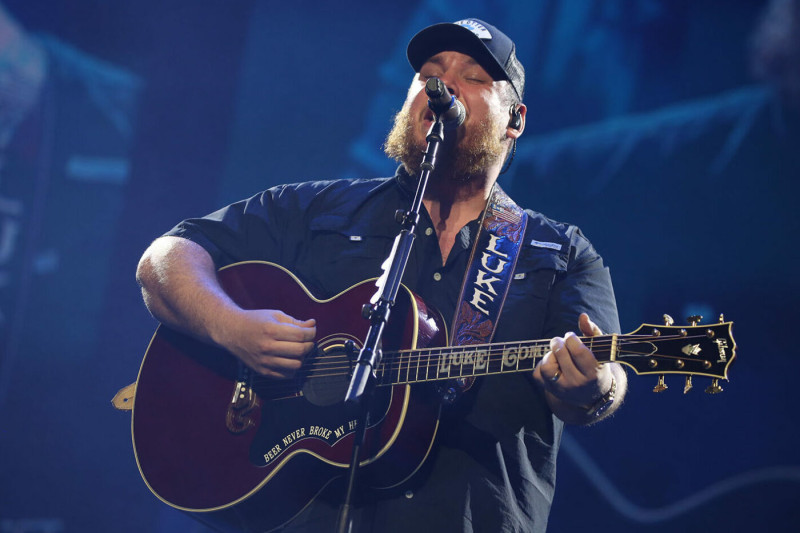 Luke Combs Brings the Heat to Columbus: A Country Music Extravaganza