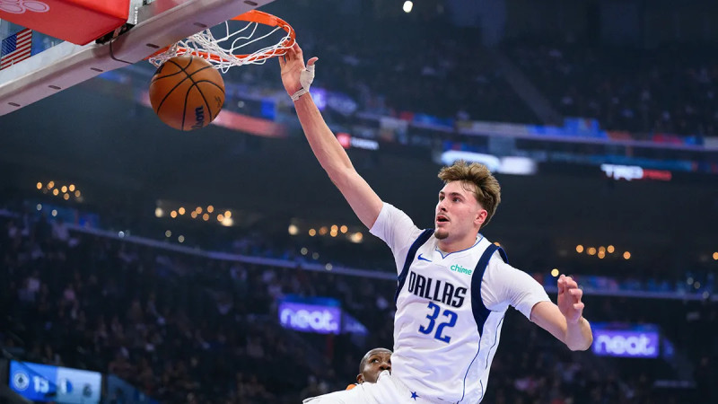 Mavericks' Magic Moment: Cooper Flagg's Big Night Ends in Thrilling Defeat