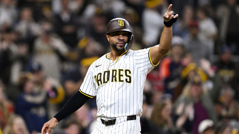 Mariners vs. Padres: A Rock 'n' Roll Rivalry in the Vedder Cup