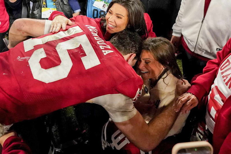 Fernando Mendoza's Unlikely Journey: Raiders, Mothers, and Football's Heart