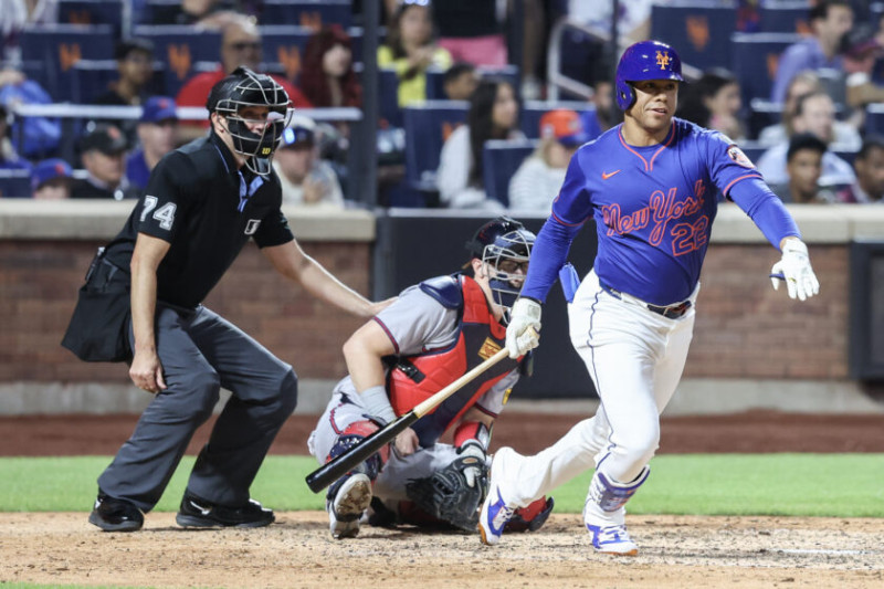 A Fragile Fringe of Hope: The New York Mets and Their Unending Struggle