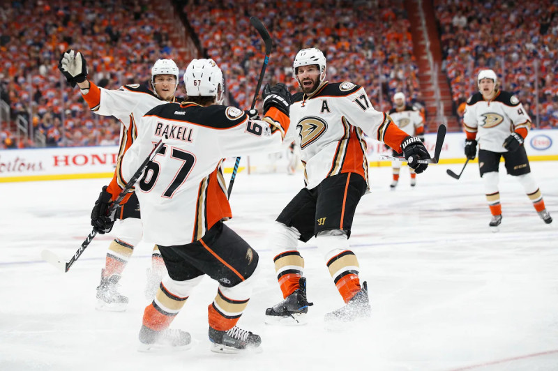 Oilers vs. Ducks: Playoff Drama Unfolds
