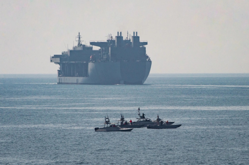 Strait of Hormuz Demining: US Warships Cross Strategic Chokepoint