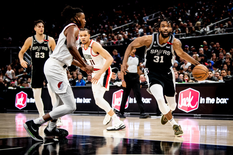 San Antonio Spurs vs. Trail Blazers: A Thrilling Showdown in the NBA Playoffs