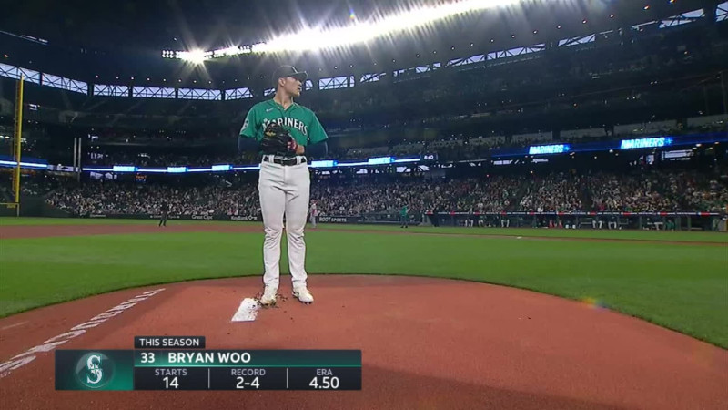 Bryan Woo Dominates as Mariners Edge Braves in Thrilling Finale