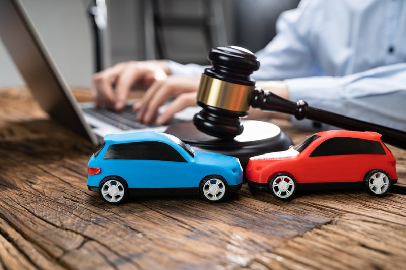 Navigating the Legal Maze: Your Guide to Car and Truck Accident Lawyers