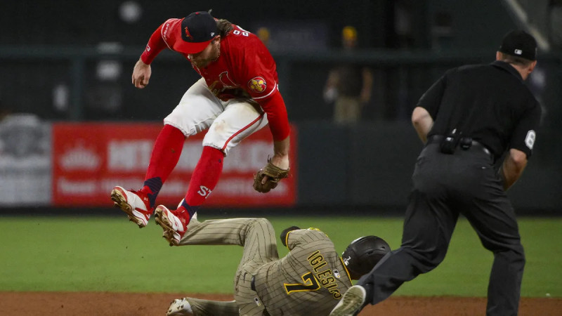 Cardinals vs. Padres: A Clash of Titans
