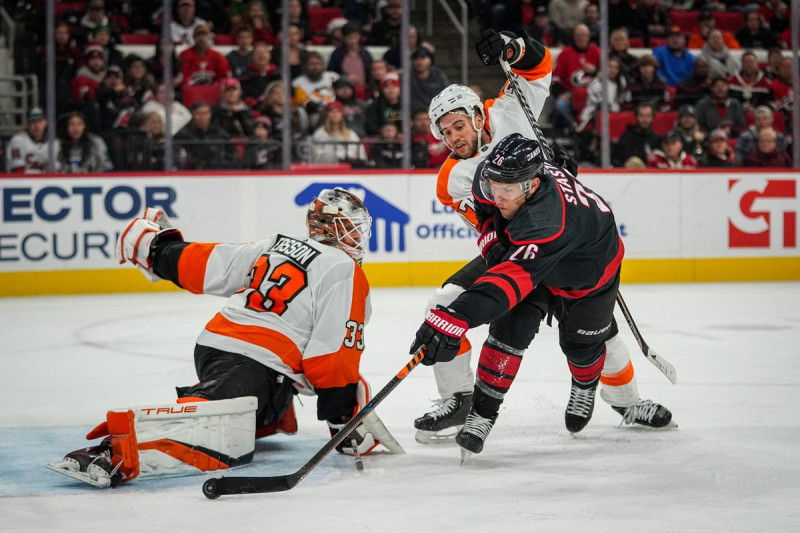 Flyers Score Stunned by Hurricanes’ Overtime Drama