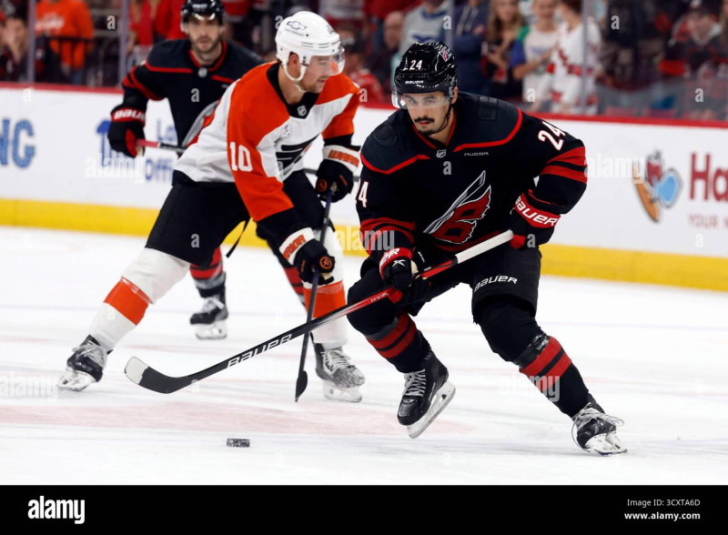 Canes’ Stankoven and Jarvis Shine in Flyers' Game 1 Ambush