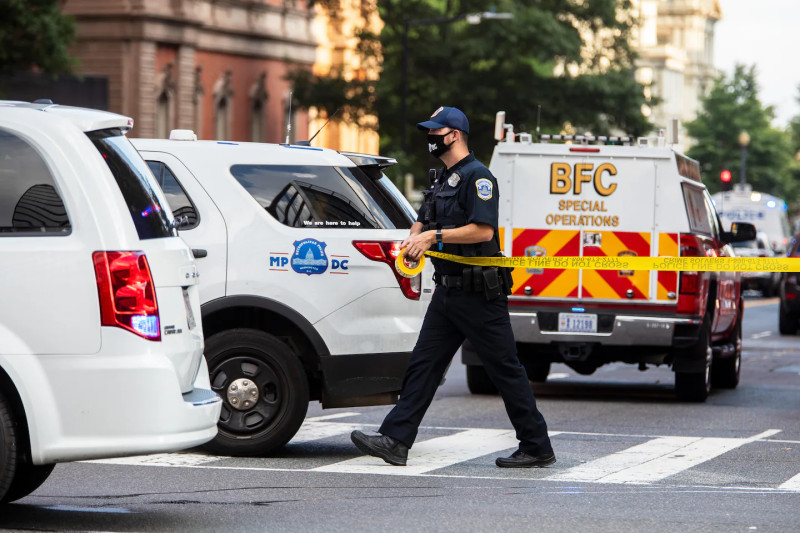 Chaos Erupts Near Washington Monument: Vice President JD Vance and the Secret Service Under Fire