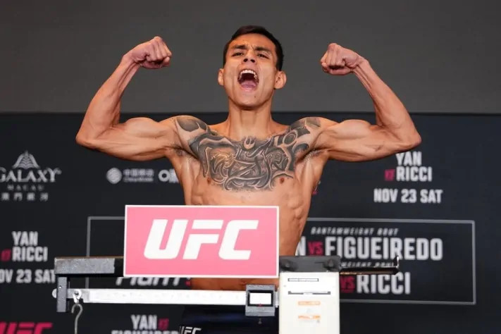 Jose Ochoa Wins with Striking Dominance at UFC 328
