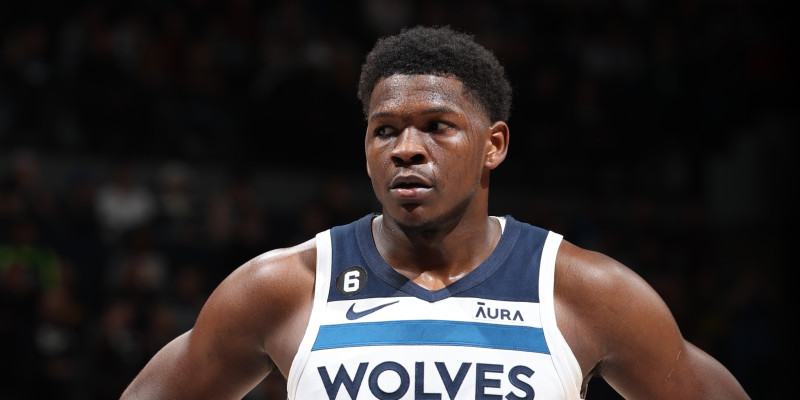The NBA tonight: Wolves Ride Randle’s Dominance to Game 1 Victory
