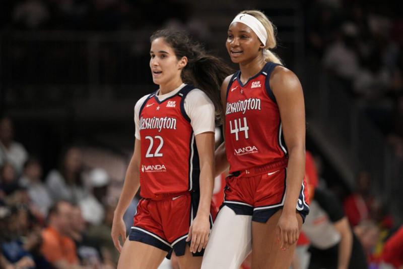 Knicks Claim Victory in Thrilling Playoff Showdown