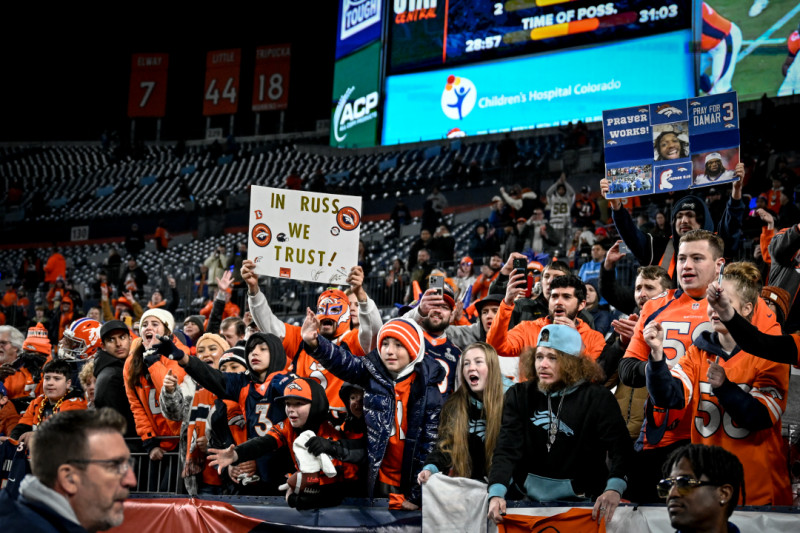 Broncos Fans Flock to Half-Price Ticket Sale Amid Summer Heat