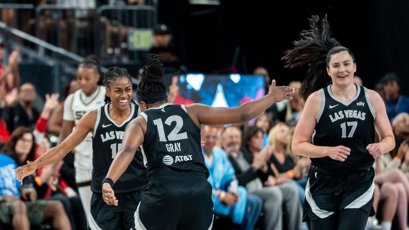 Aces Dominate Sun in Blowout Victory