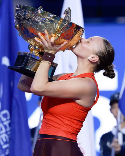 Amanda Anisimova's Latest Victory: A Thrilling Comeback in Toronto