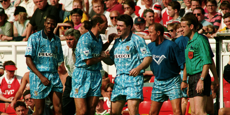 Arsenal crushes Coventry in confidence-booster opening win