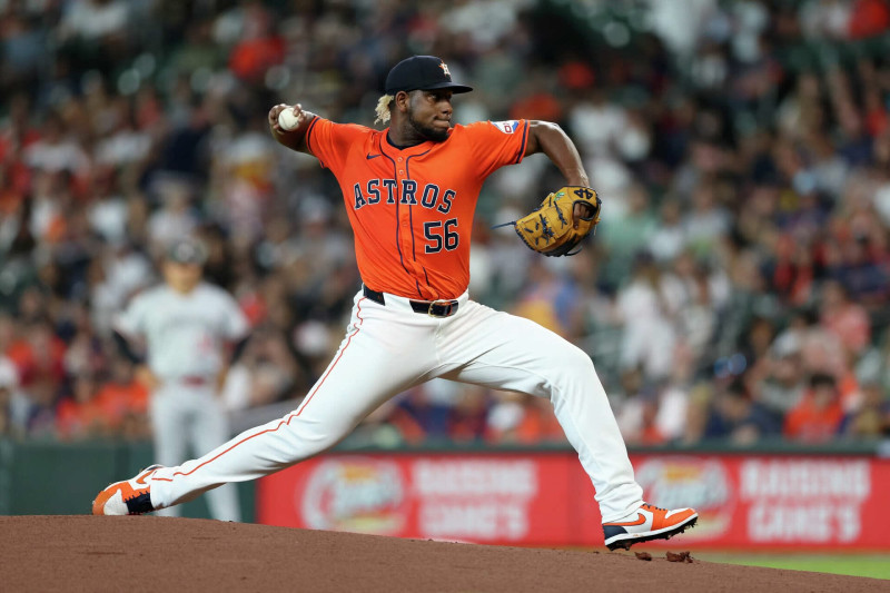 Astros Edge Out Giants in Thrilling 10-Inning Showdown