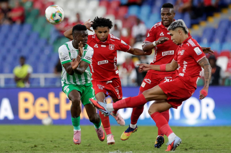 Atlético Nacional Stuns América de Cali in Drama-Filled Match