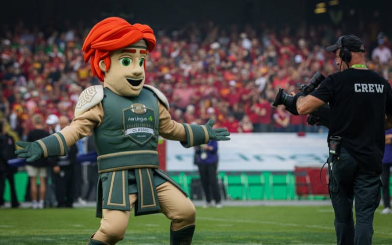 Billy Edwards Jr. and the Aer Lingus College Football Classic: A Battle of Titans
