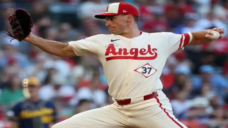 Brents Suter: Left-Handed Specialist Joins Braves