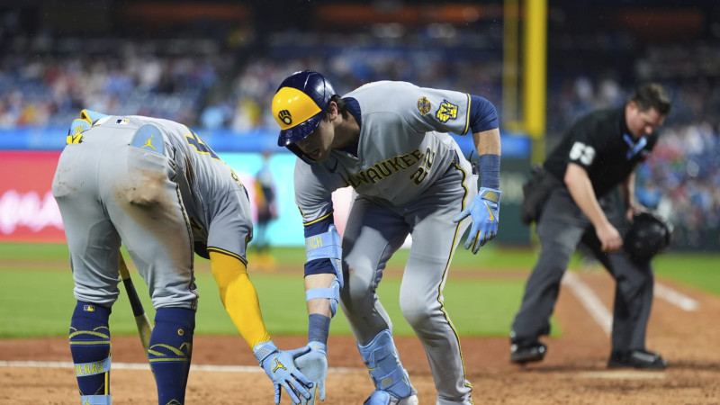 Brewers and Padres Clash: Henderson's Dominance and Yelich's Homer