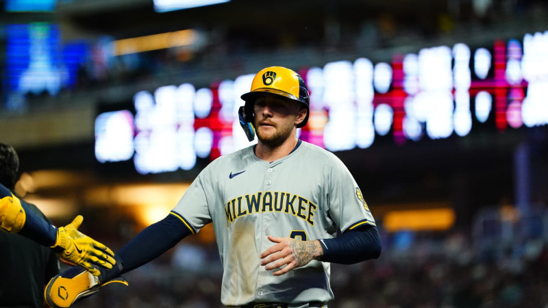 Brewers Score: A Tense Night for Milwaukee Fans