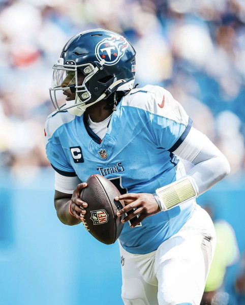 Cam Ward's Mixed Performance Highlights Titans' Victory Over 49ers