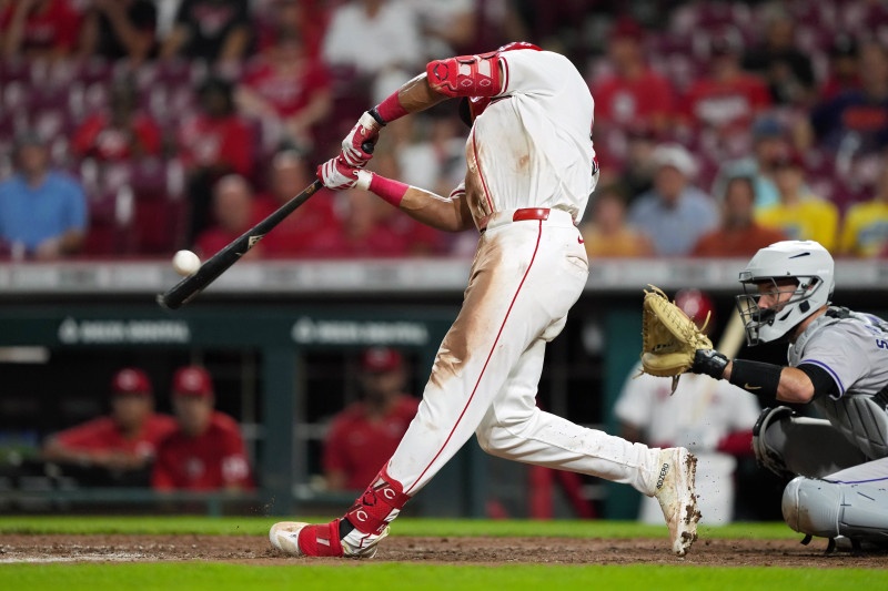 Cincinnati Reds Triumph Over Miami Marlins in Extra Innings