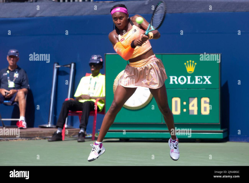 Coco Gauff Dominates; Rybakina Battles Through to Toronto Quarterfinals