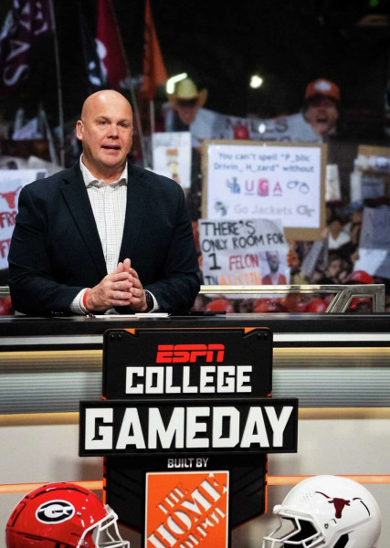 College Football Frenzy: ESPN College GameDay Kicks Off the 2026 Season