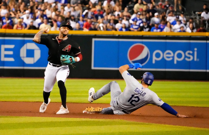 Dodgers Snap Losing Streak in Thriller Against Diamondbacks