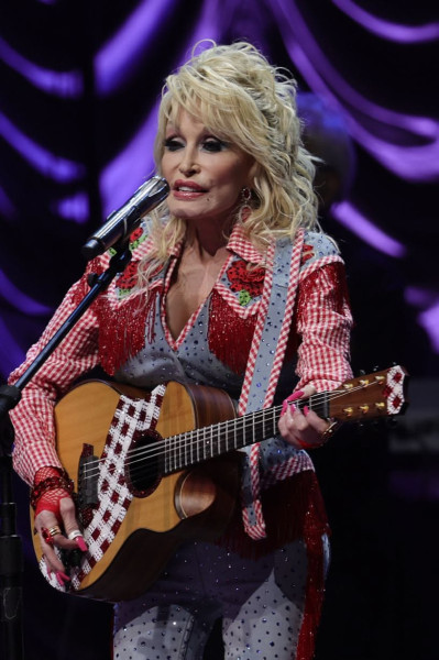 Dolly Parton, Age 80,  Dies Leaving Global Icon's Legacy and Fans Devastated