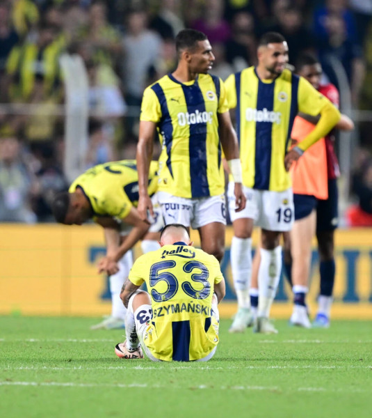 Fenerbahçe’s Champions League Battle: The Euphoria and Drama of the Olympique Lyon Clash