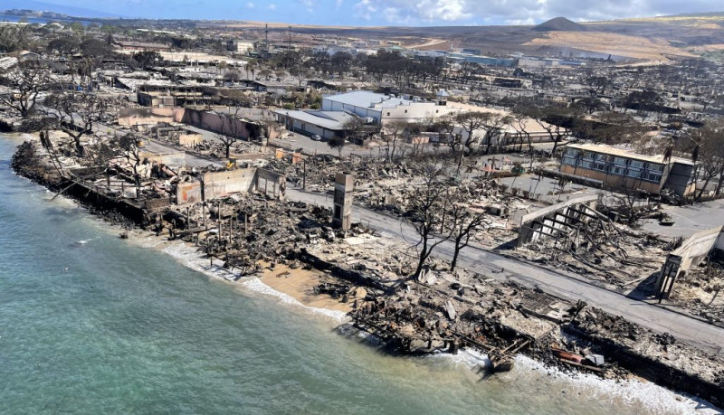 Hawaii's Hurricane Lala Brings Chaos, Leaving Thousands Without Power on Big Island