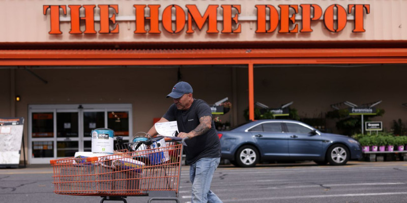 Home Depot Stock Plummets as Earnings Miss Expectations