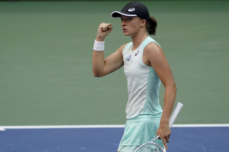 Iga Świątek Triumphs in Dramatic Comeback at Canadian Open