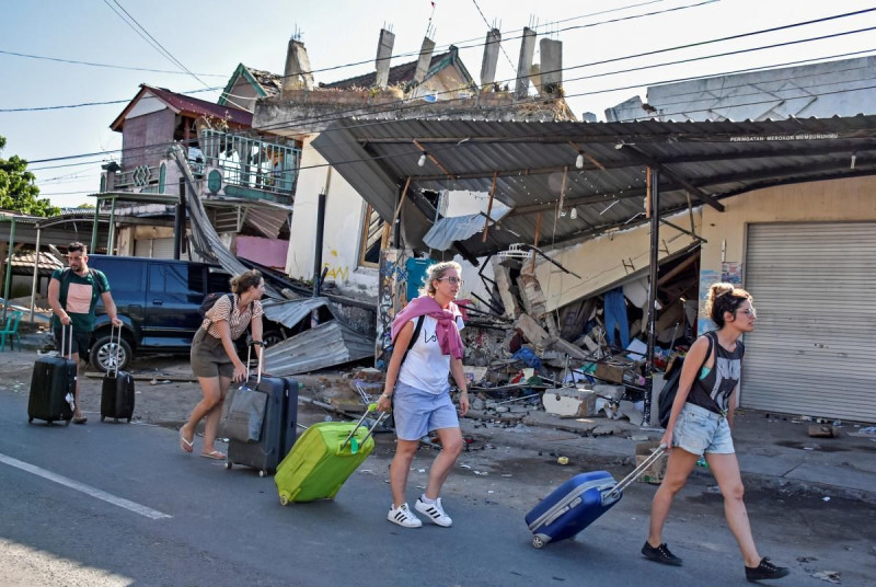 Indonesian Shores Rocked by Powerful Earthquake