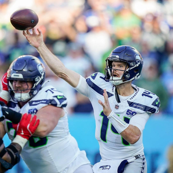Jacardia Wright's Emergence Adds Spark to Seahawks' Pre-Season Tussle with Titans
