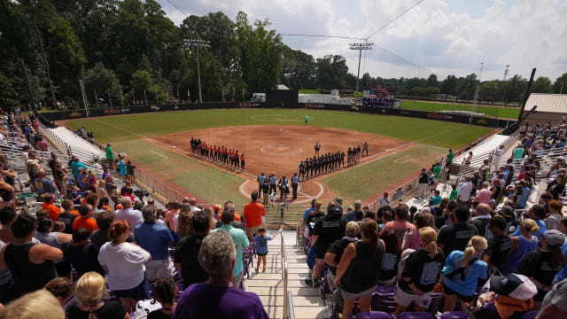 Little League Softball World Series Championship Showdown Between Kentucky and North Carolina