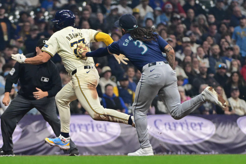 Mariners Left in the Dust by Brewers' Historic 22-0 Rout