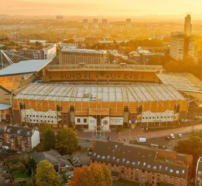 Molineux Maelstrom: Wolves Roar into Championship with Stunning Victory