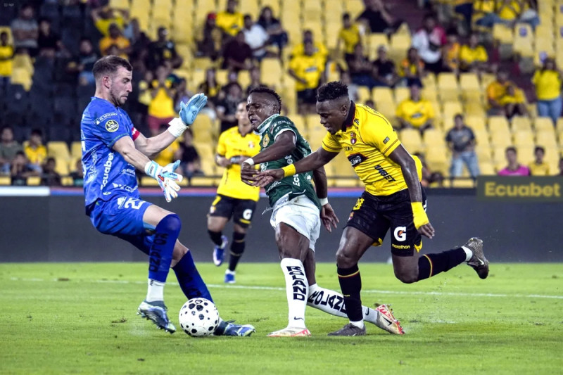 Mushuc Runa Faces Off Against Barcelona SC in Crucial LigaPro Showdown
