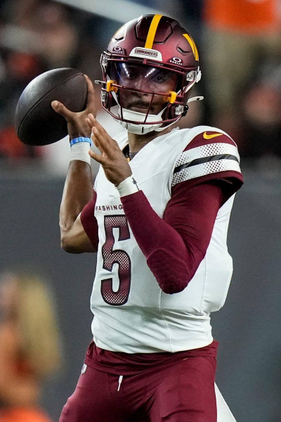 NFL Preseason Kicks Off with Commanders' Dominance