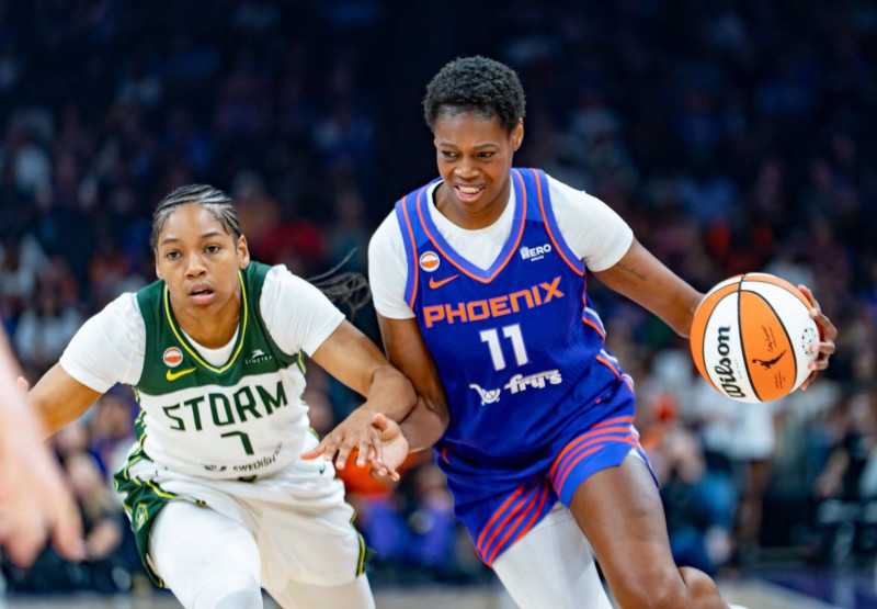 Noemie Brochant and Phoenix Mercury Clinch Thrilling Win with Help from Alyssa Thomas