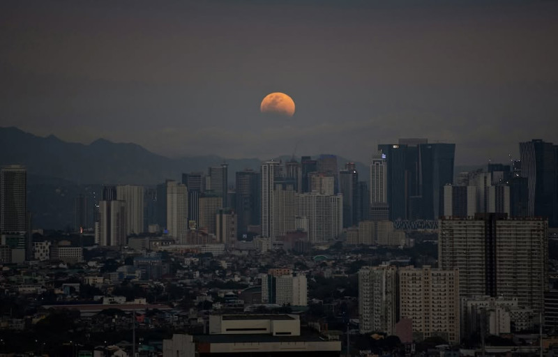 Partial Lunar Eclipse Creates 'Blood Moon' Across the Americas
