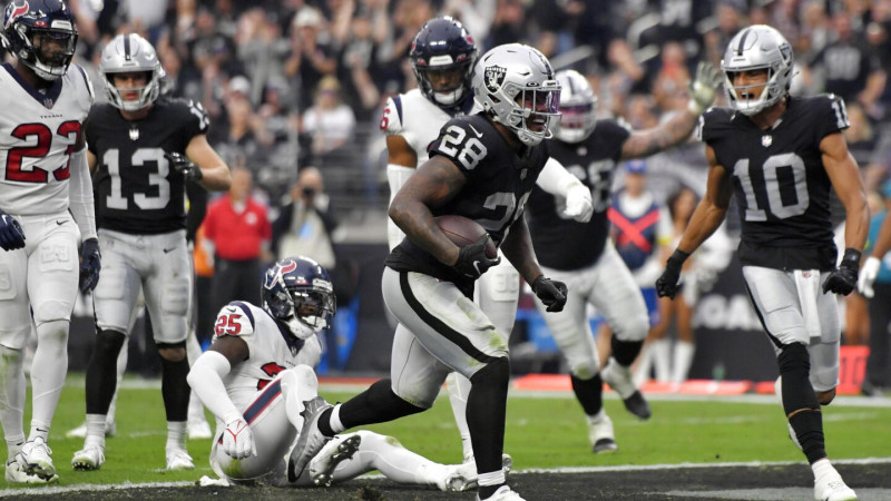 Raiders' Preseason Struggles: Texans Turn Up the Heat