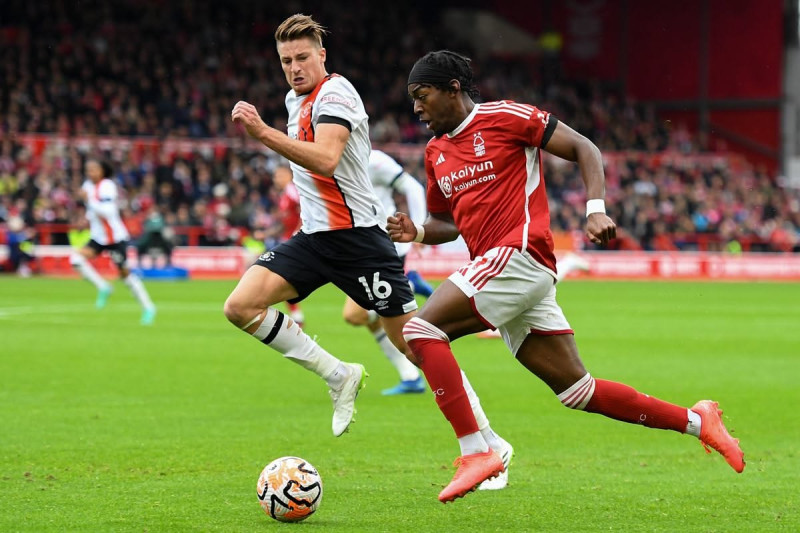 Red Devils and Reds Clash: Liverpool FC and Nottingham Forest Face Off in a Premier League Showdown