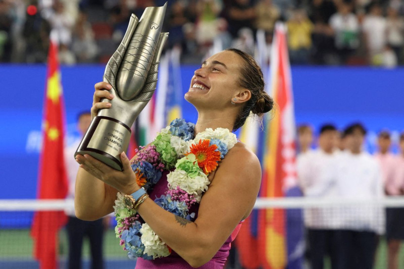 Sabalenka's Clutch Performance Secures Thrilling Victory